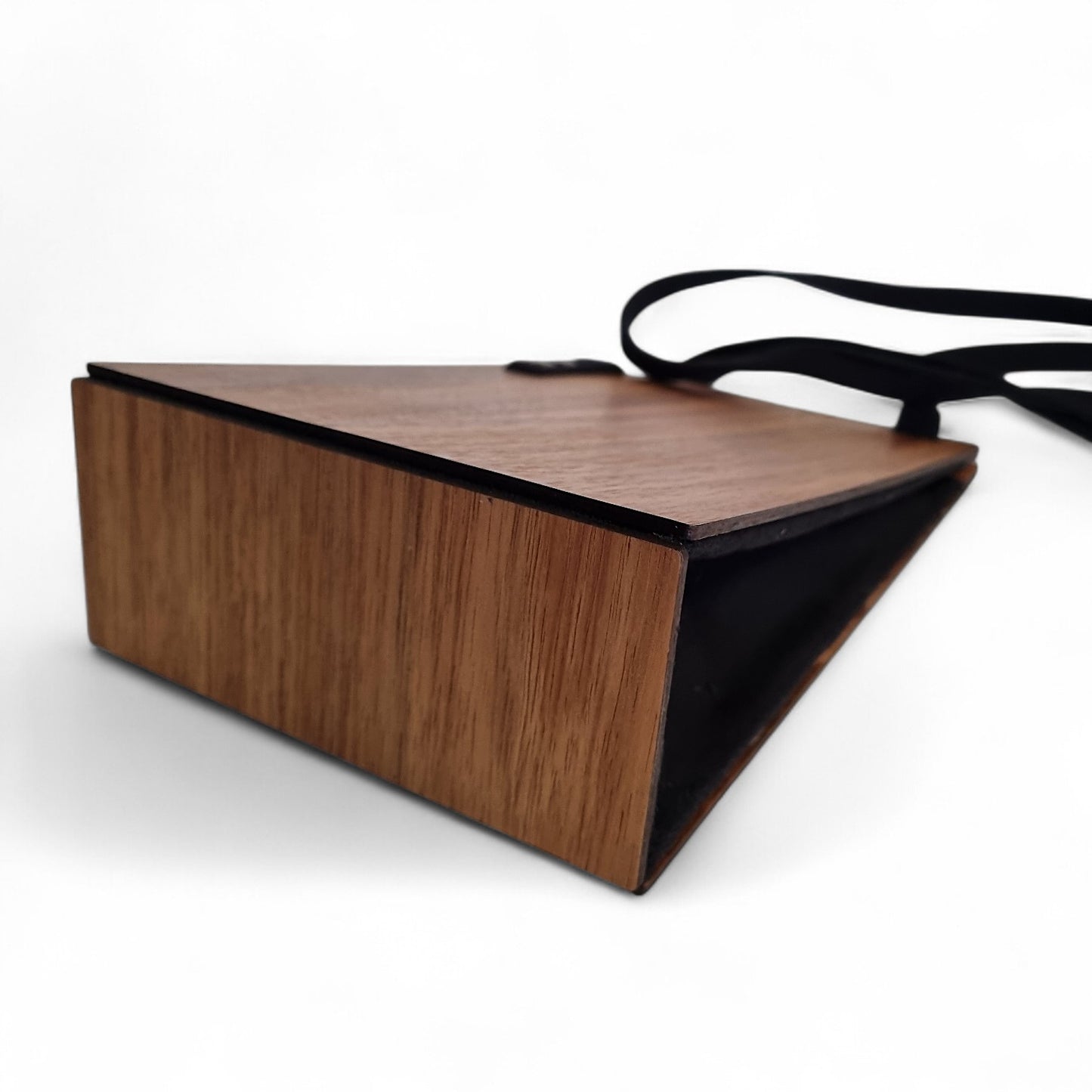 Blackwood - Portrait Cross Body Bag